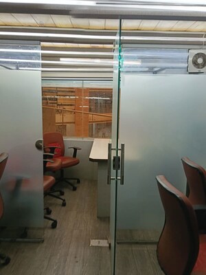  Office Space For Rent in Express Zone, Malad East