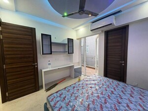 Bedroom in 2.5 BHK Builder Floor at Smart World Gems, Sector 89 – for Sale