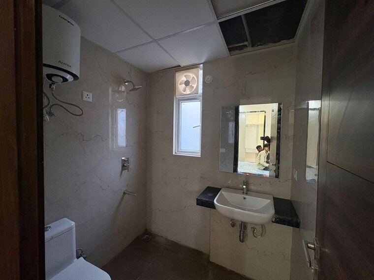 Bathroom, smart-world-gems 2.5 Bedroom 1208 Sq.Ft. Builder Floor In Sector 89 Gurgaon 10689757