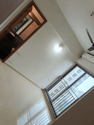 Furnished Amenities in 2 BHK Apartment at Kalpataru Sunrise Grande, Kolshet Road – for Rent