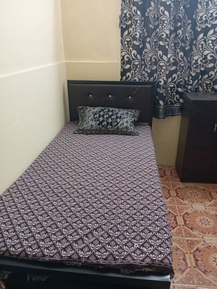 Bedroom, atul-blue-fortuna Pg For Boys & Girls In Andheri East 10689773