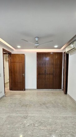 3 BHK Builder Floor For Rent in Sarvapriya Vihar