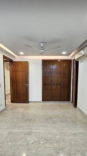 3 BHK Builder Floor For Rent in Sarvapriya Vihar