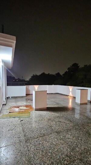 Terrace in 3 BHK Builder Floor at Sarvapriya Vihar – for Rent