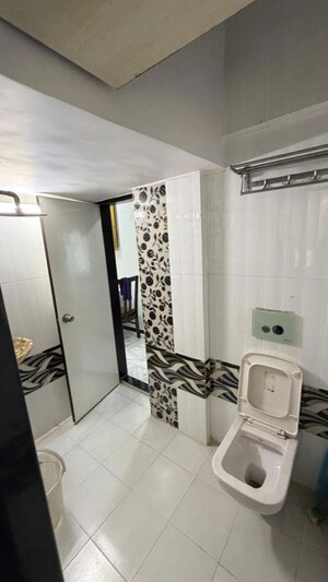 Team Area in 2 BHK Apartment at Highland Annex, Majiwada – for Rent