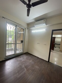 4 BHK Builder Floor For Sale in BPTP Parkland Pride