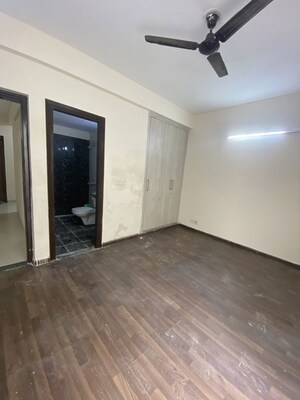 Furnished Amenities in 4 BHK Builder Floor at BPTP Parkland Pride, Sector 77 – for Sale