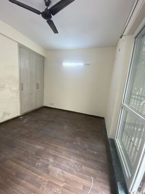 Furnished Amenities in 4 BHK Builder Floor at BPTP Parkland Pride, Sector 77 – for Sale