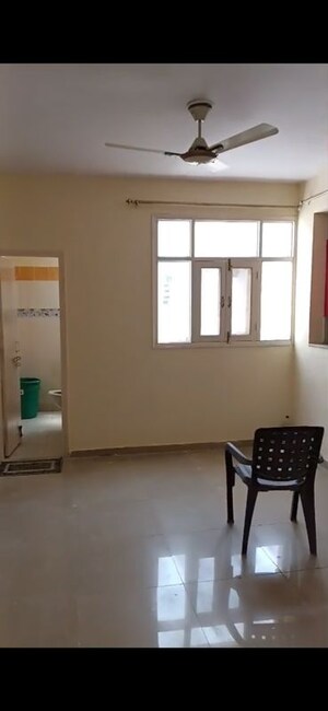 Room in 3 BHK Apartment at Omaxe Heights, Sector 86 – for Rent