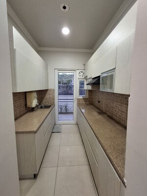 Building Lobby in 3 BHK Builder Floor at Central Park Flower Valley, Sohna Sector 33 – for Rent
