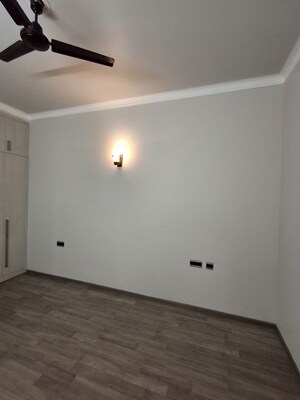 Room in 3 BHK Builder Floor at Central Park Flower Valley, Sohna Sector 33 – for Rent