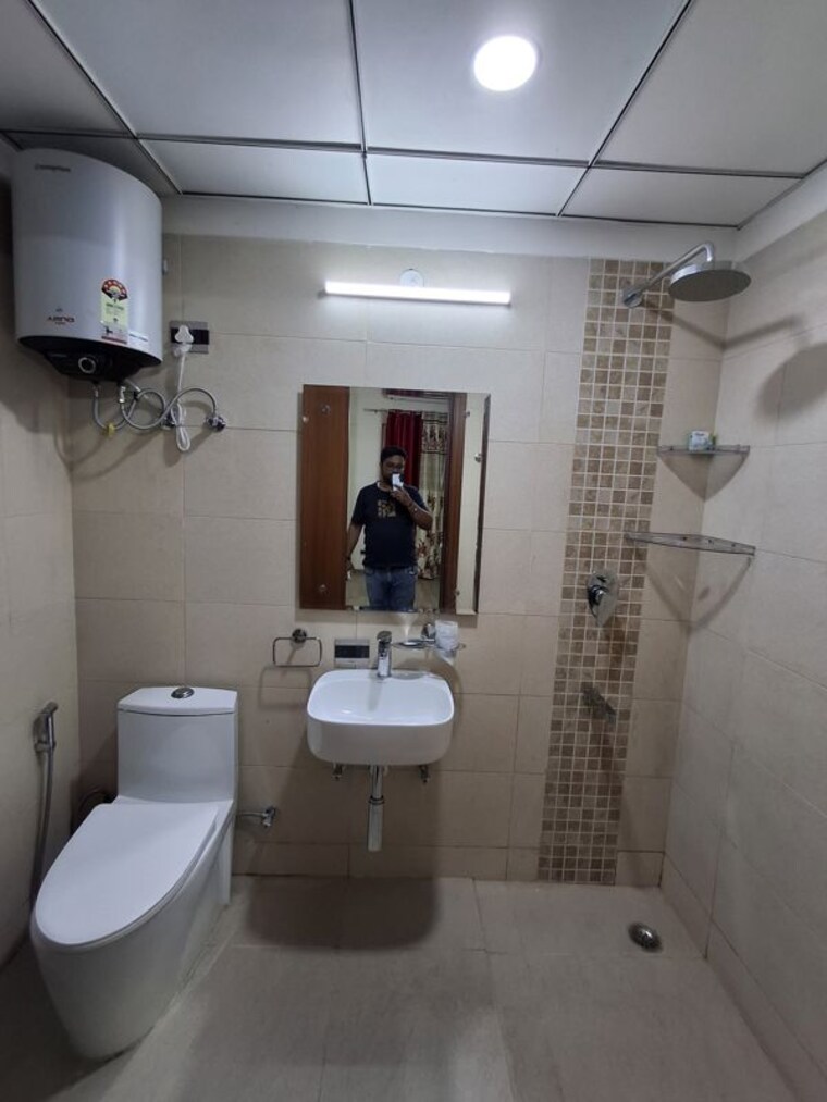 Bathroom, central-park-flower-valley 3 Bedroom 1230 Sq.Ft. Builder Floor In Sohna Sector 33 Gurgaon 10689826
