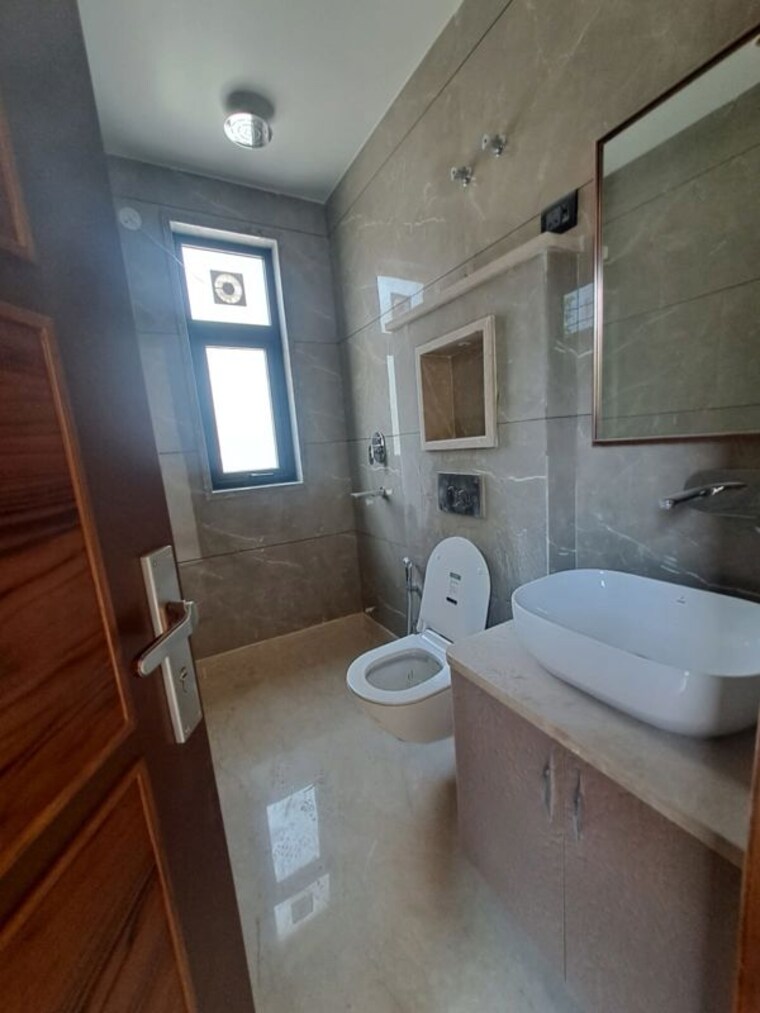 Bathroom, sushant lok i 3 Bedroom 215 Sq.Yd. Builder Floor In Sushant Lok I Gurgaon 10689822