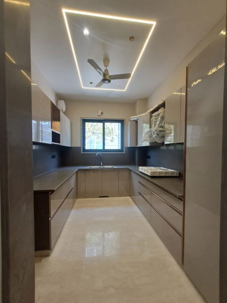 Kitchen, sushant lok i 3 Bedroom 215 Sq.Yd. Builder Floor In Sushant Lok I Gurgaon 10689822