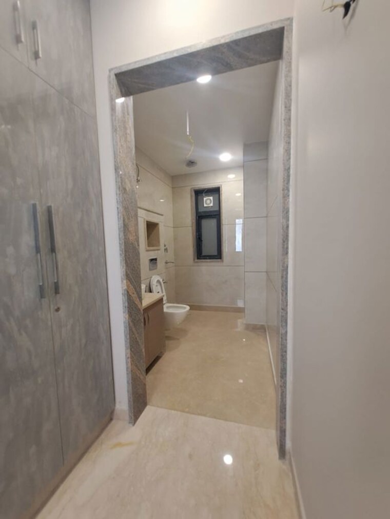 Bathroom, sushant lok i 3 Bedroom 215 Sq.Yd. Builder Floor In Sushant Lok I Gurgaon 10689822