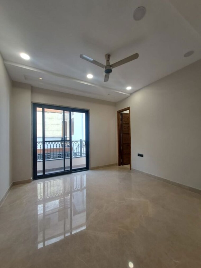 Room, sushant lok i 3 Bedroom 215 Sq.Yd. Builder Floor In Sushant Lok I Gurgaon 10689822