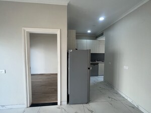 Room in 3 BHK Builder Floor at Central Park Flower Valley, Sohna Sector 33 – for Rent