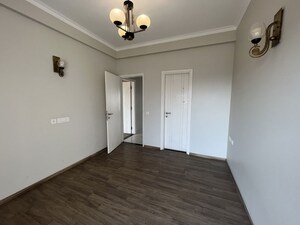Room in 3 BHK Builder Floor at Central Park Flower Valley, Sohna Sector 33 – for Rent