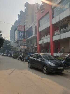  Shop – Exterior View View at Sunrise Mall, Vasundhara Sector 11 - for Sale