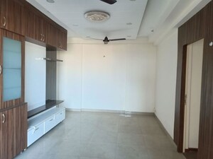 Room in 3 BHK Builder Floor at Sector 22 – for Rent