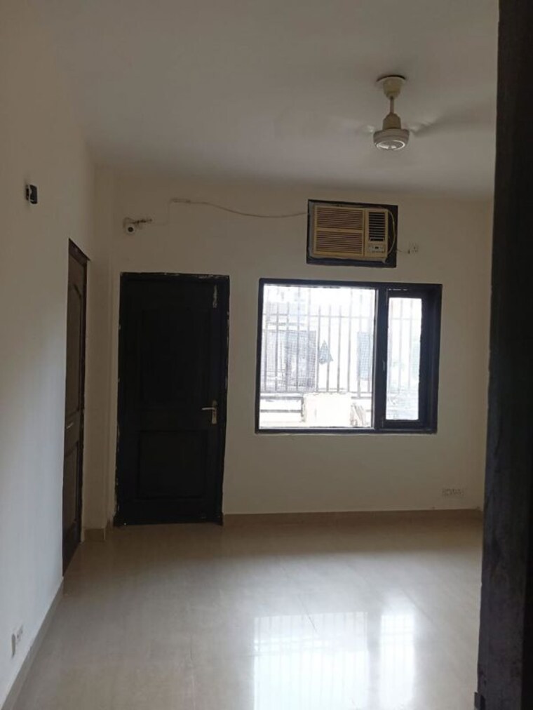 Room, ardee-city 3 Bedroom 215 Sq.Yd. Builder Floor In Sector 52 Gurgaon 10689851
