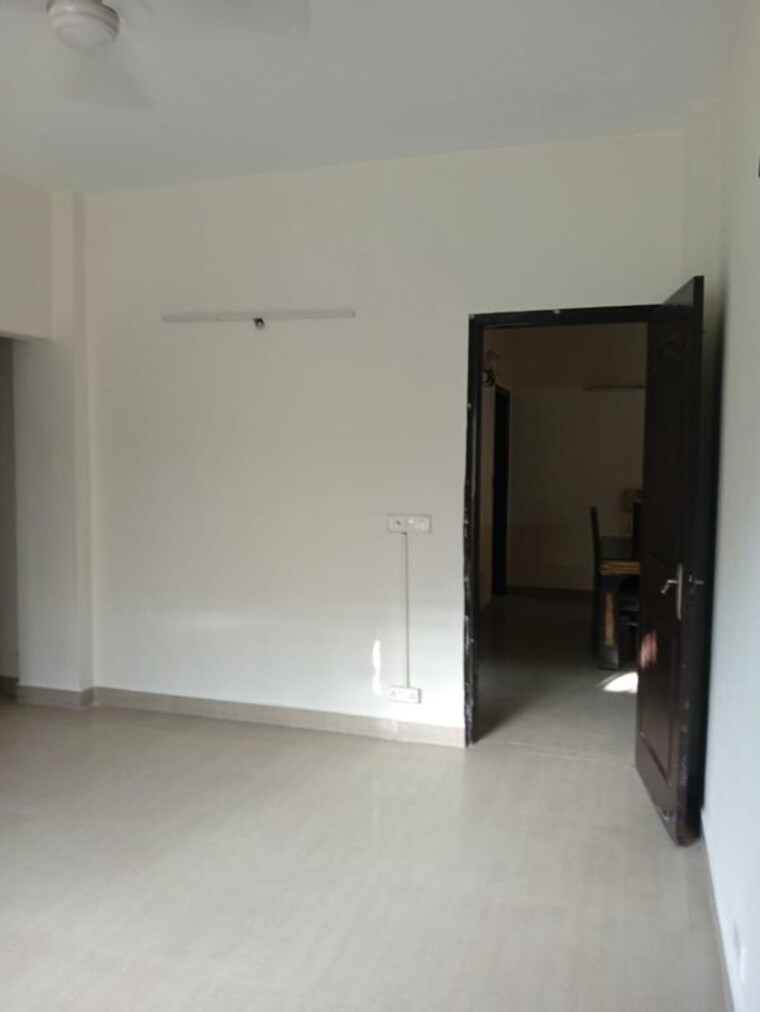 Room, ardee-city 3 Bedroom 215 Sq.Yd. Builder Floor In Sector 52 Gurgaon 10689851