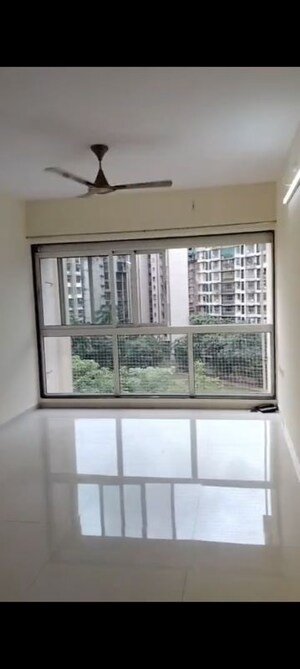 Room in 2 BHK Apartment at Godrej Central, Chembur – for Rent