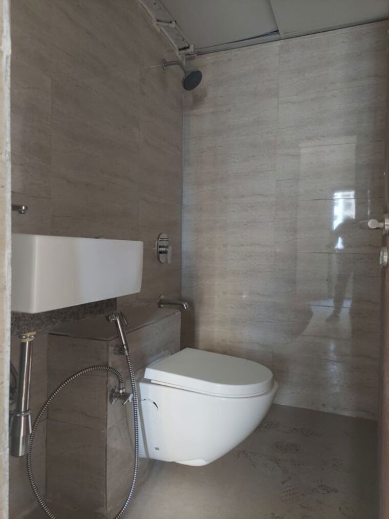 Bathroom, nair wadi 1 Bedroom 390 Sq.Ft. Apartment In Nair Wadi Mumbai 10689867