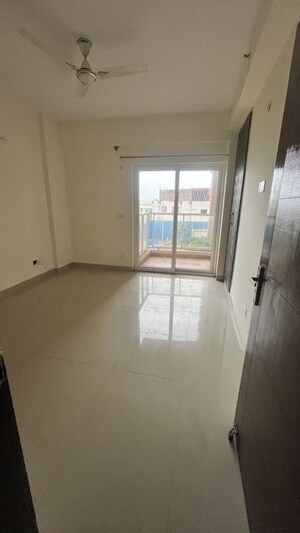 Room in 2 BHK Apartment at Eldeco Accolade, Sohna Sector 2 – for Sale