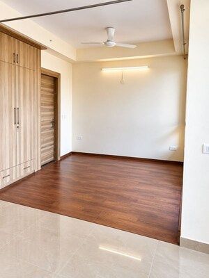 Room in Studio Apartment at Jaypee Kensington Boulevard, Sector 131 – for Sale