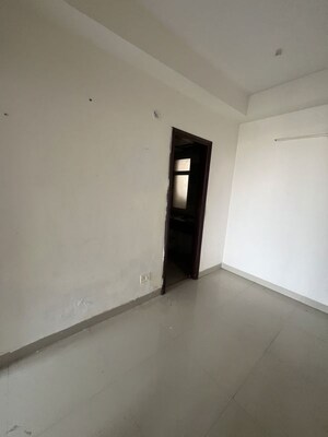 Room in 2 BHK Apartment at Eldeco Accolade, Sohna Sector 2 – for Sale