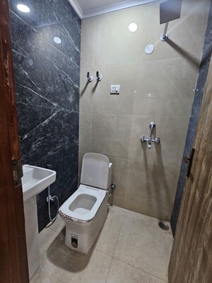 Bathroom in 2 BHK Builder Floor at Palm Residency Chhatarpur, Chattarpur – for Rent