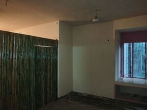 Bedroom in 3 BHK Builder Floor at Mayur Vihar 1 – for Rent
