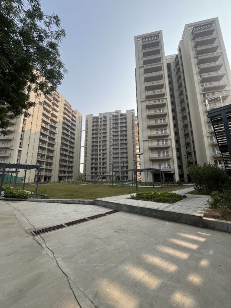 Exterior View, silverglades-the-melia 2 Bedroom 1425 Sq.Ft. Apartment In Sohna Sector 35 Gurgaon 10689935