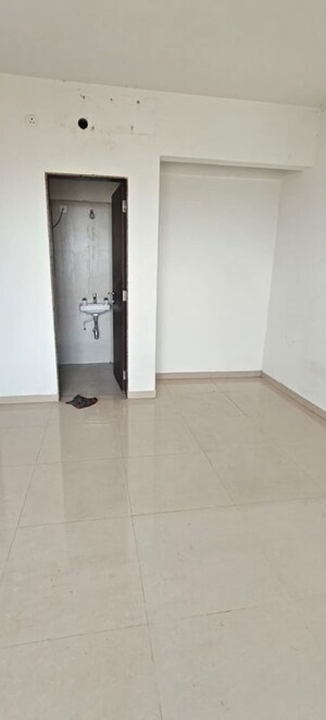 Room in 1 BHK Apartment at Pride Larkins Nest, Ghodbunder Road – for Rent