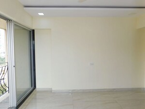 Room in 3 BHK Apartment at Mayfair Boulevard, Santacruz West – for Rent