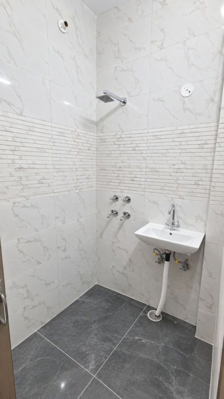Bathroom, naraina 2 Bedroom 125 Sq.Yd. Builder Floor In Naraina Delhi 10689976