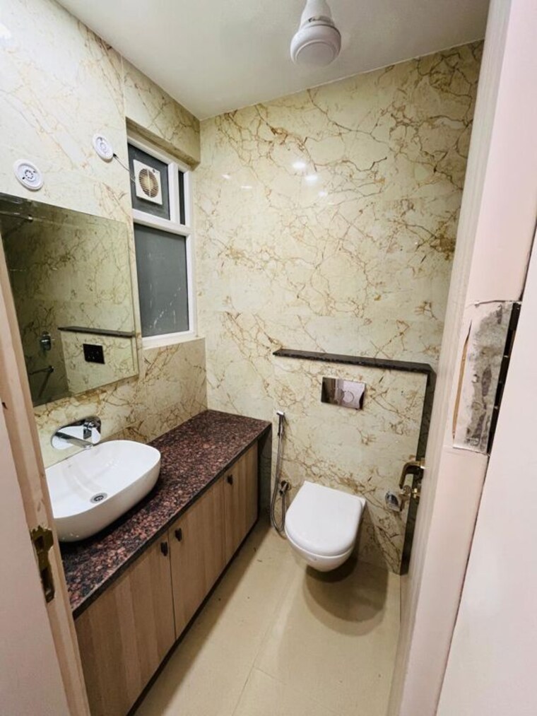 Bathroom, chattarpur 2 Bedroom 850 Sq.Ft. Builder Floor In Chattarpur Delhi 10689973