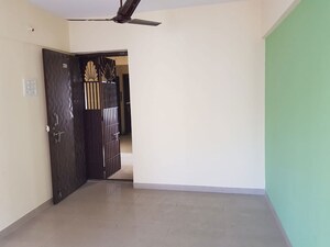 Room in 2 BHK Apartment at Fiama Residency, Thane West – for Rent