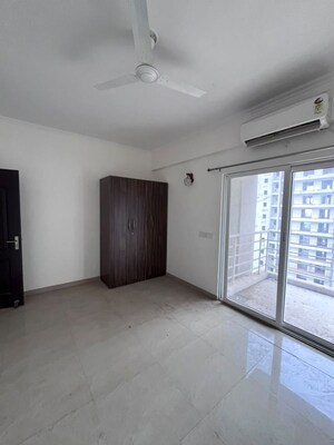 Room in 3 BHK Apartment at Assotech Blith, Sector 99 – for Sale
