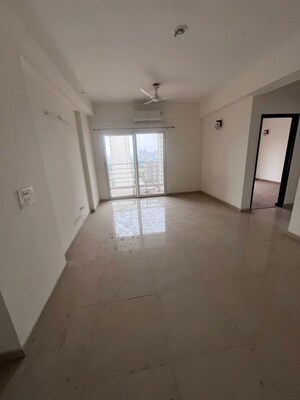 Room in 3 BHK Apartment at Assotech Blith, Sector 99 – for Sale
