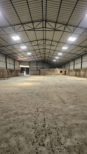  Warehouse For Rent in Nayasarai