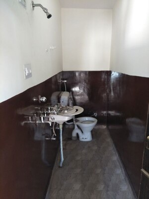 Gym in 2 BHK Independent House at Sector 48 – for Rent