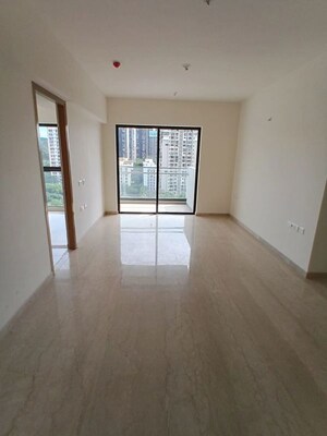 Room in 3 BHK Apartment at Lodha Woods, Kandivali East – for Rent