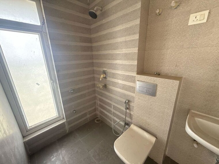 Bathroom, sector 22 3 Bedroom 1500 Sq.Ft. Builder Floor In Sector 22 Gurgaon 10689914