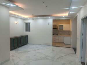 Room in 3 BHK Builder Floor at Sector 22 – for Rent