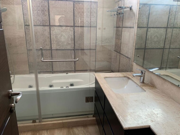 Kitchen, jor bagh 3 Bedroom 3375 Sq.Ft. Builder Floor In Jor Bagh Delhi 10690025
