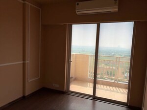 Room in 3 BHK Builder Floor at Sector 22 – for Rent