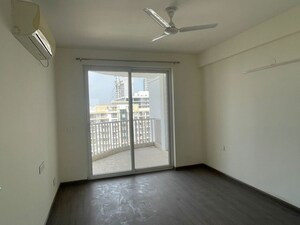 Room in 4 BHK Apartment at Emaar Palm Terraces Select, Sector 66 – for Rent