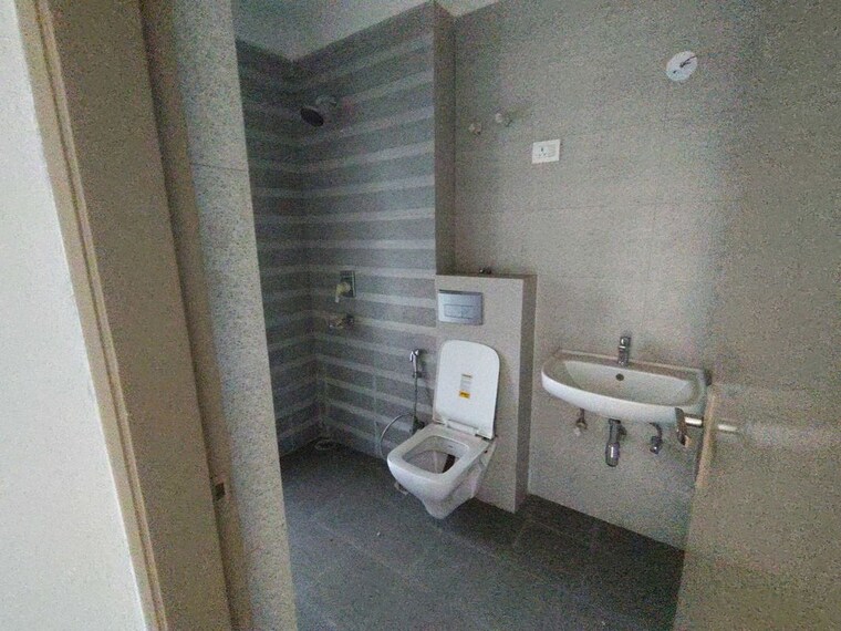 Bathroom, sector 22 3 Bedroom 1550 Sq.Ft. Builder Floor In Sector 22 Gurgaon 10690035